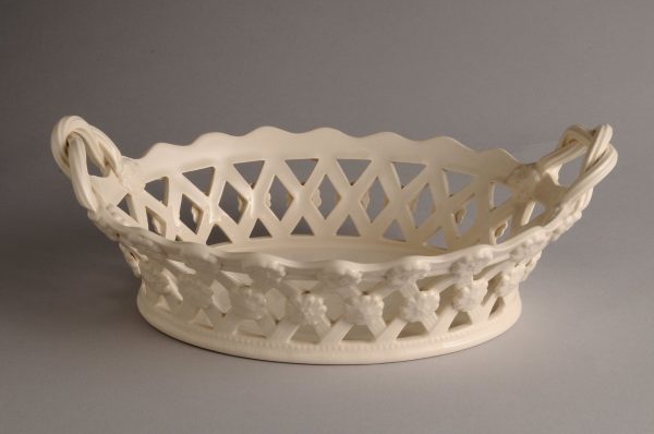 Hartley Greens Leeds Pottery Daisy Basket -0