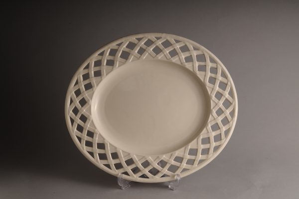 Hartley Greens Leeds Pottery Pierced Lattice Plate Stand-0