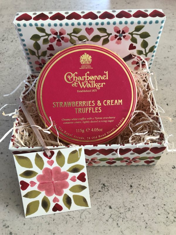 charbonnel strawberries hamper